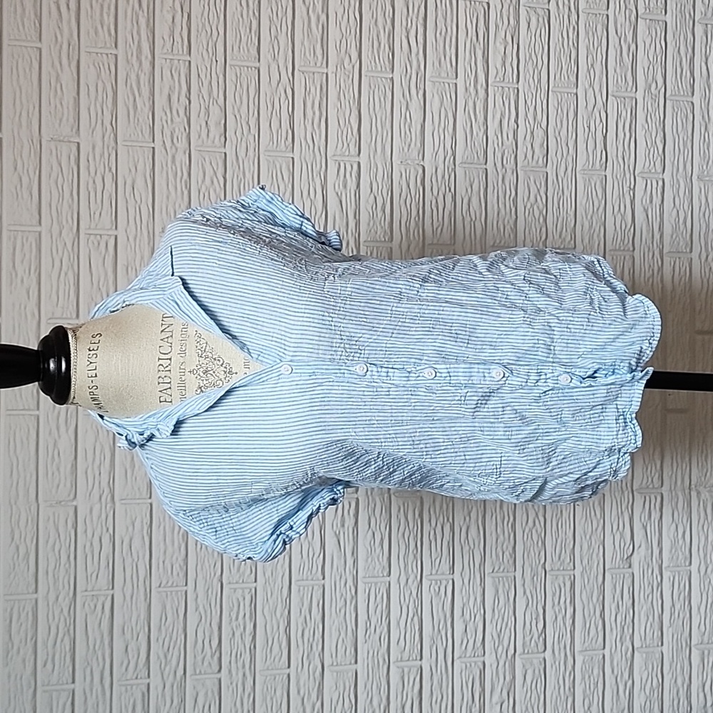 Button Top